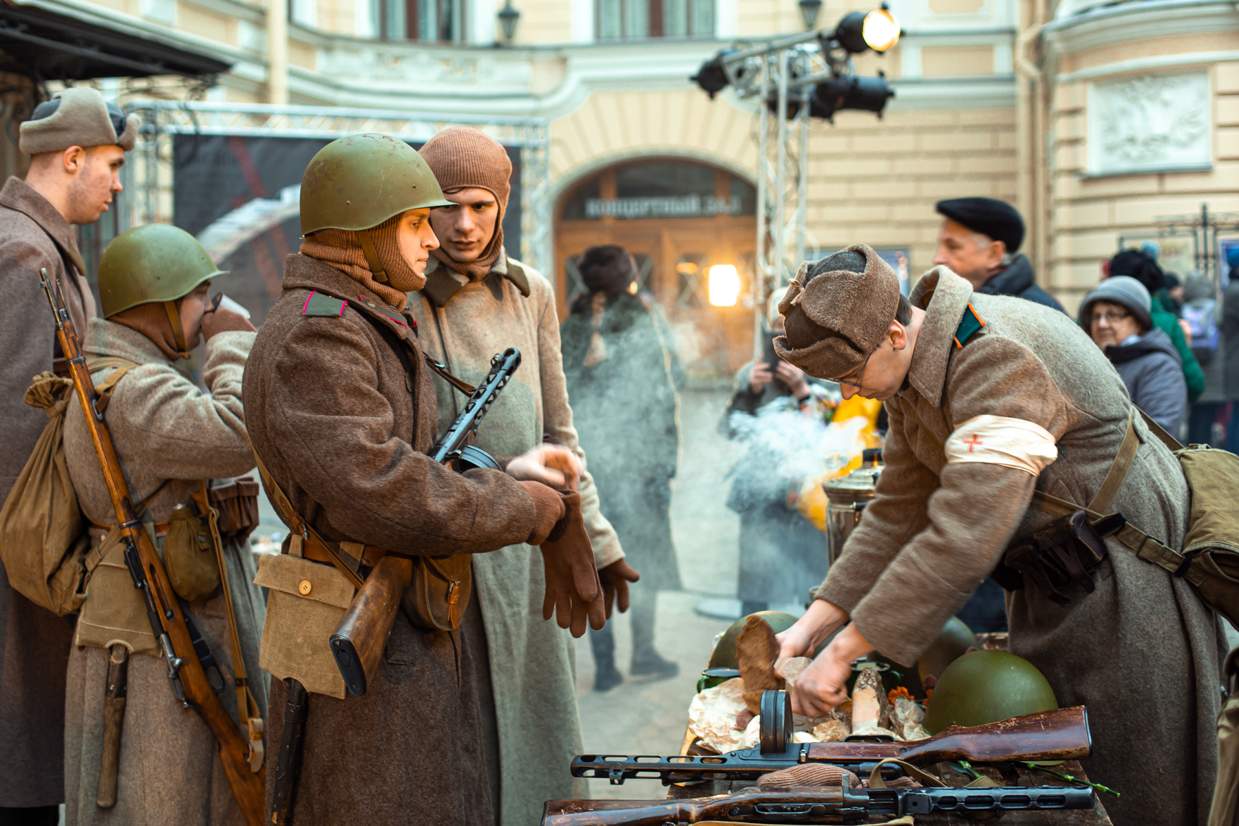 Дата освобождения блокады. Освобождение Ленинграда. Ленинград 1944 год. 27 Января блокада. Освобождение Ленинграда от блокады.