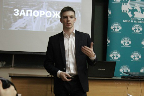Студент СПбГИКиТ Алексей Петренко, организатор.